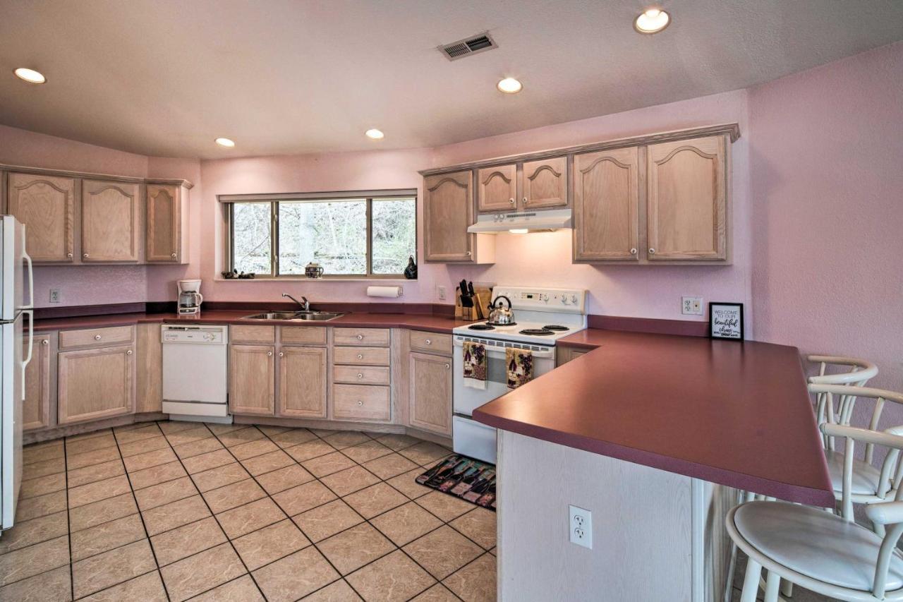 Charming Burnsville Apt With Mountain Views And Deck! Exterior photo