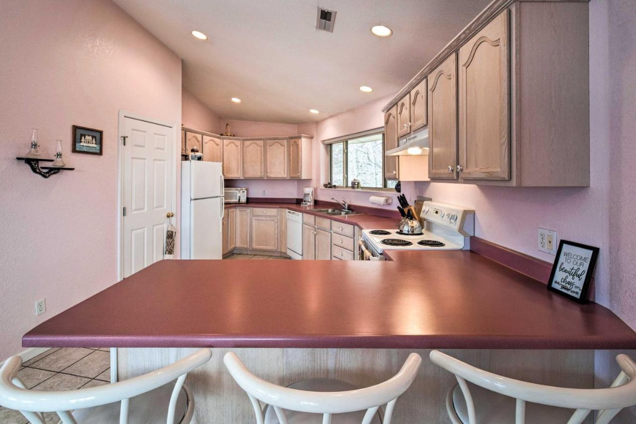 Charming Burnsville Apt With Mountain Views And Deck! Exterior photo